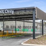 Vertical batten screen system at Woolworths supermarket